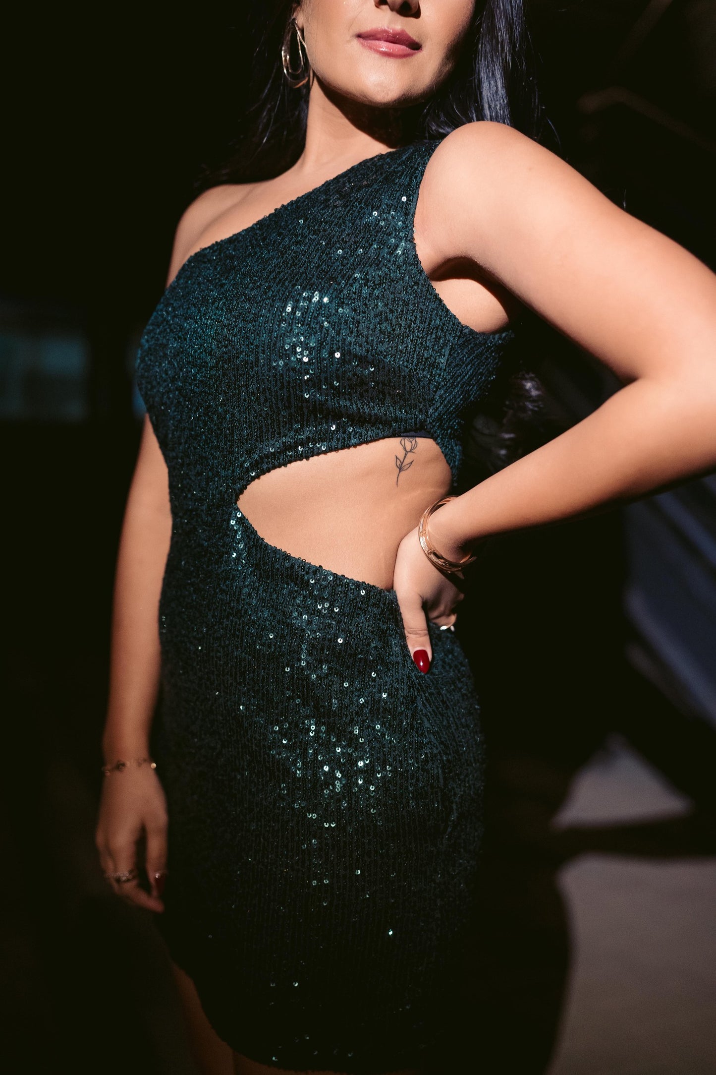 Buy online a tight fit mini dress in Dubai